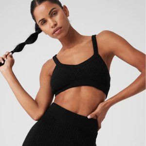 ALO YOGA CASHMERE PLUSH WAFFLE V-NECK BRA in black